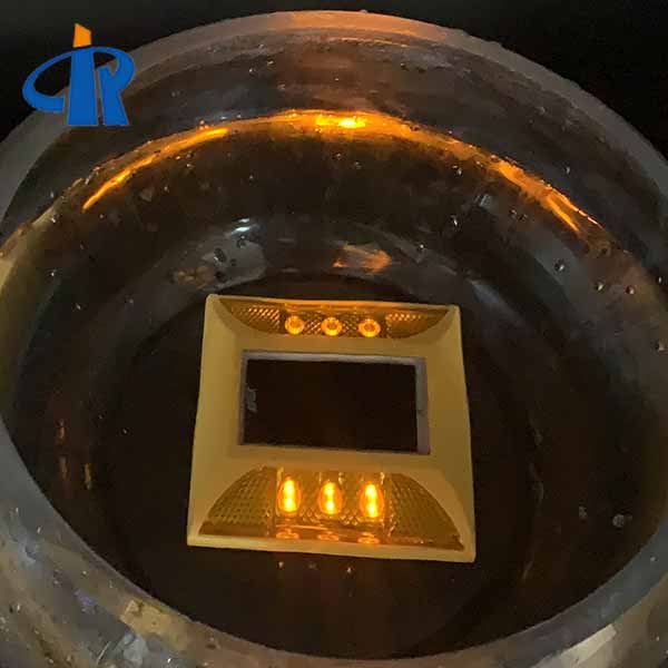 <h3>270 Degree Solar Road Stud Reflector For Sale In China-RUICHEN</h3>
